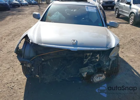 2015 Hyundai Equus Signature z USA, uszkodzony, nr VIN KMHGH4JH3FU091863